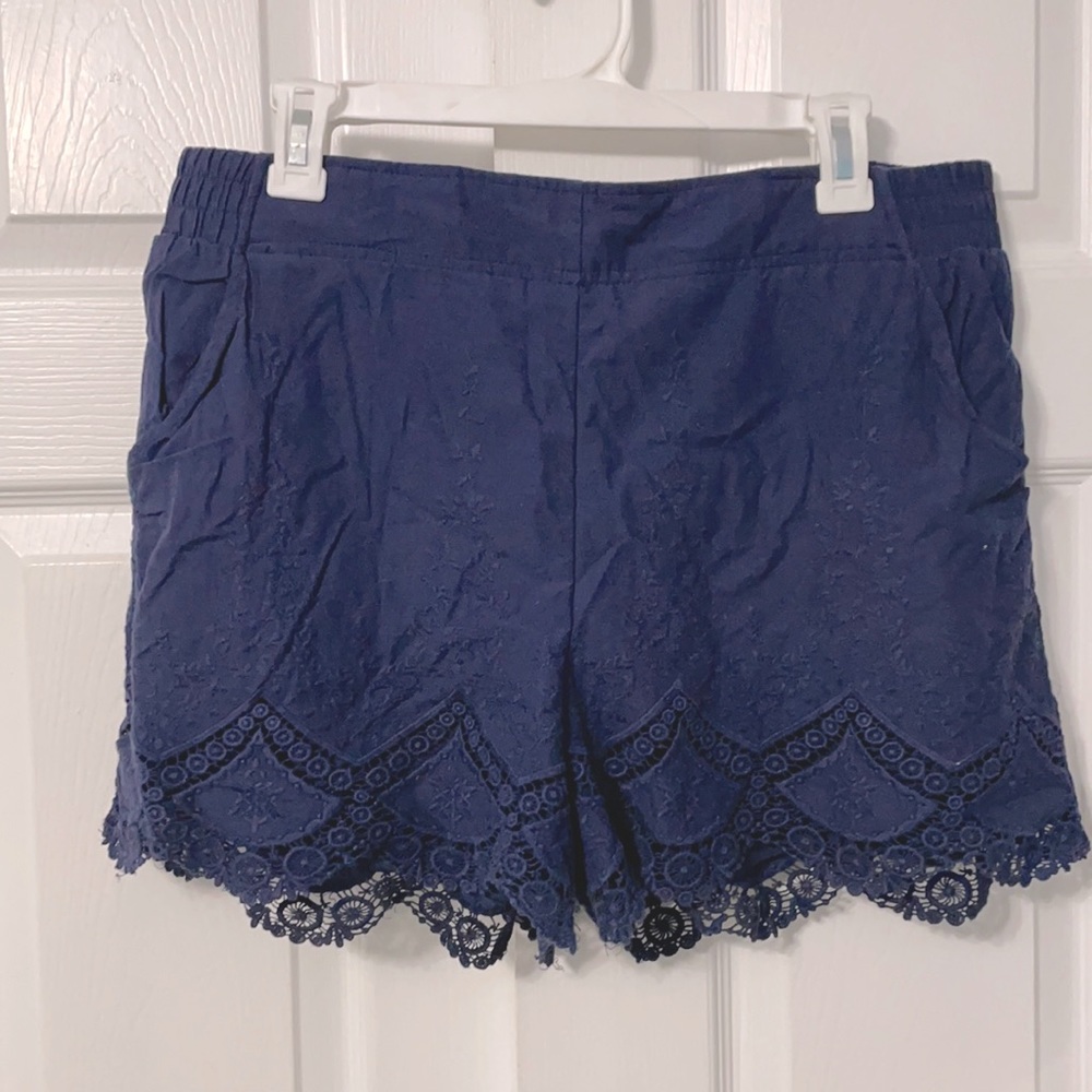 Super cute navy shorts with embroidery and crochet details - with pockets!